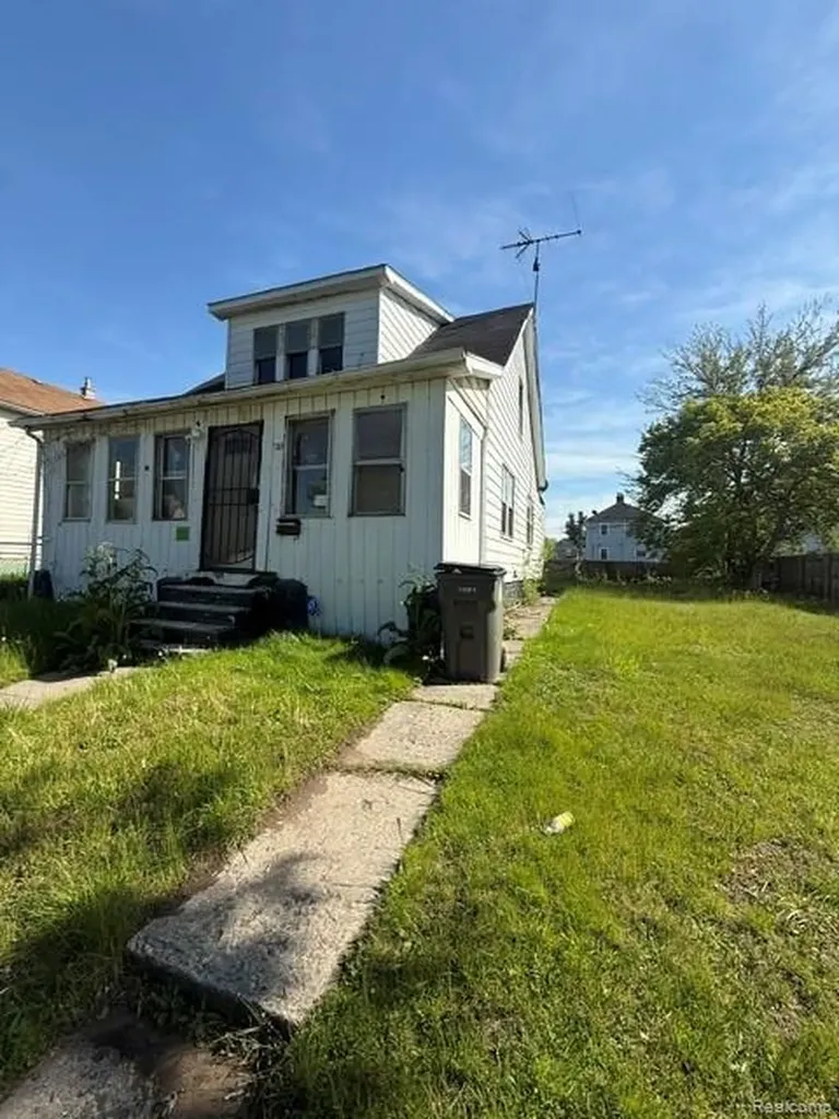 33-35 Bell Street Ecorse City MI 48229