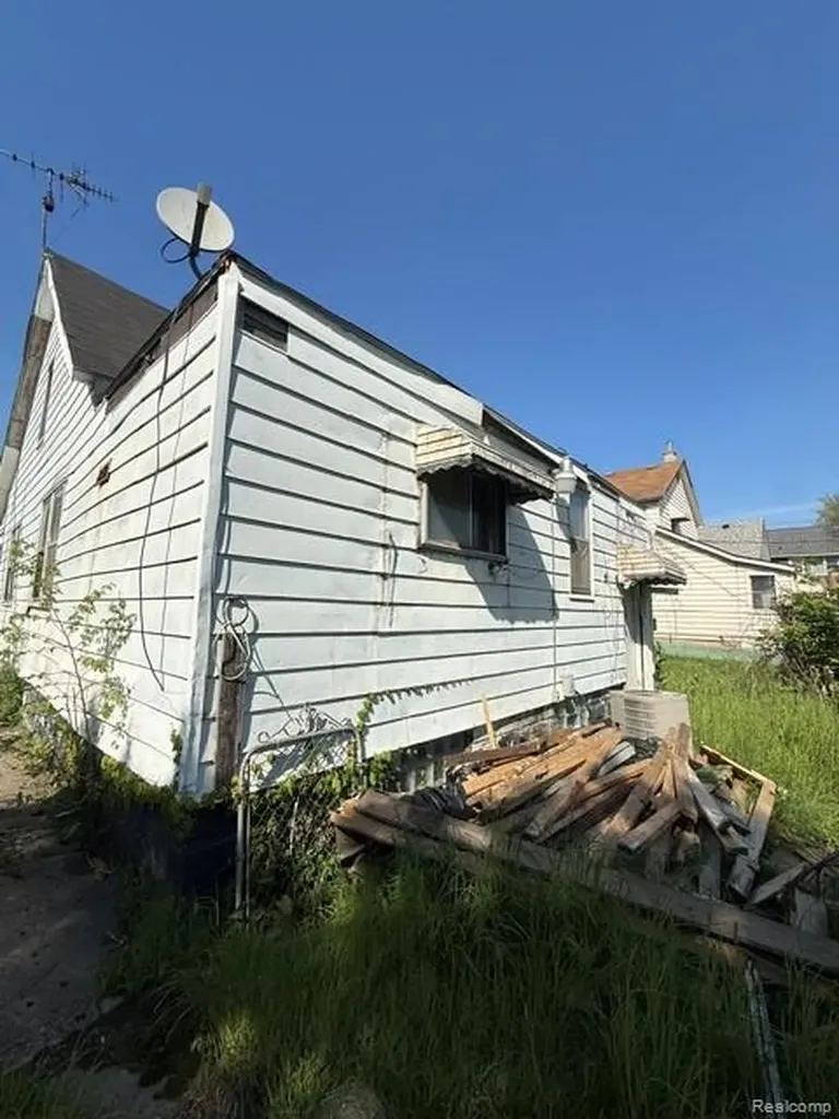 33-35 Bell Street Ecorse City MI 48229