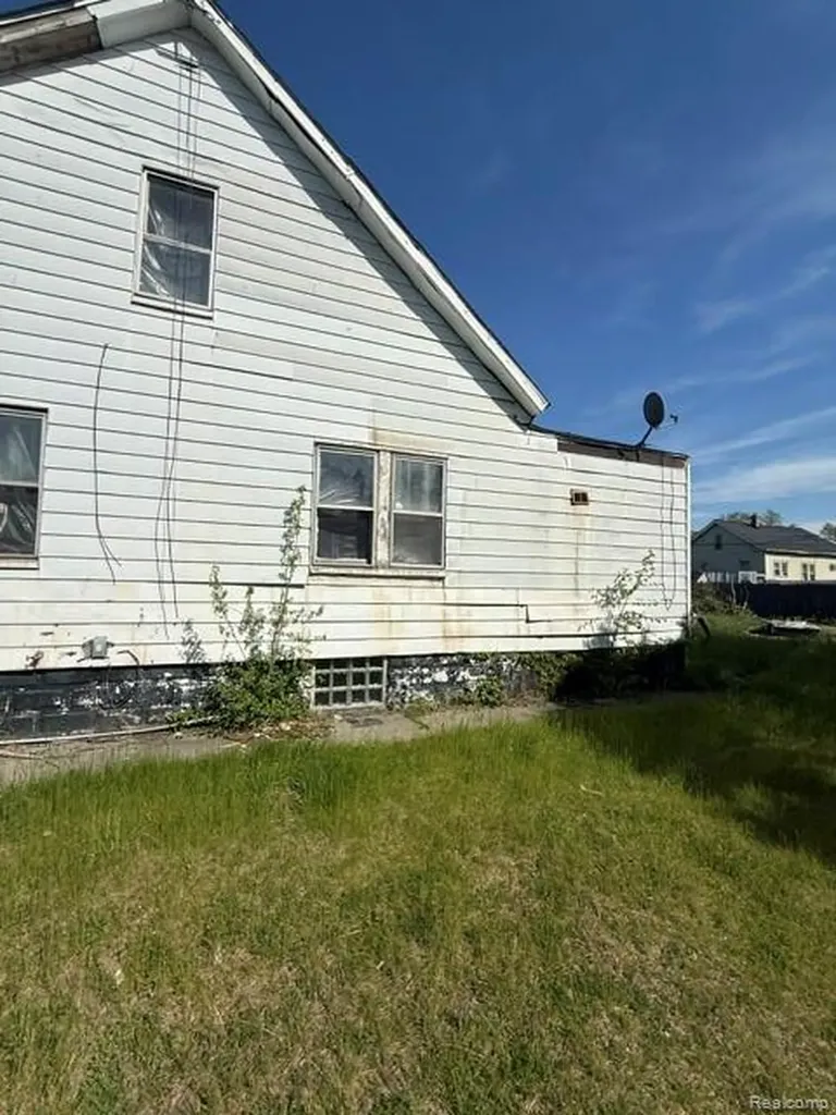 33-35 Bell Street Ecorse City MI 48229