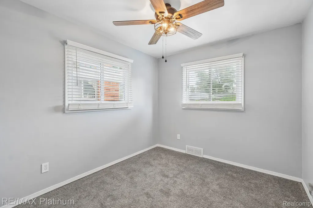 32021 Grandview Avenue Westland City MI 48186