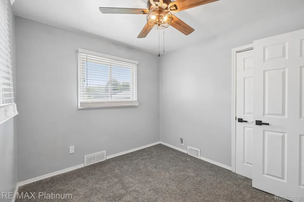 32021 Grandview Avenue Westland City MI 48186