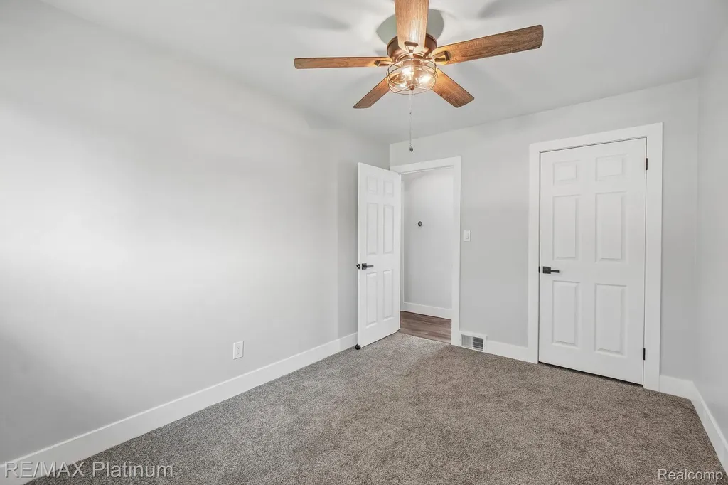 32021 Grandview Avenue Westland City MI 48186