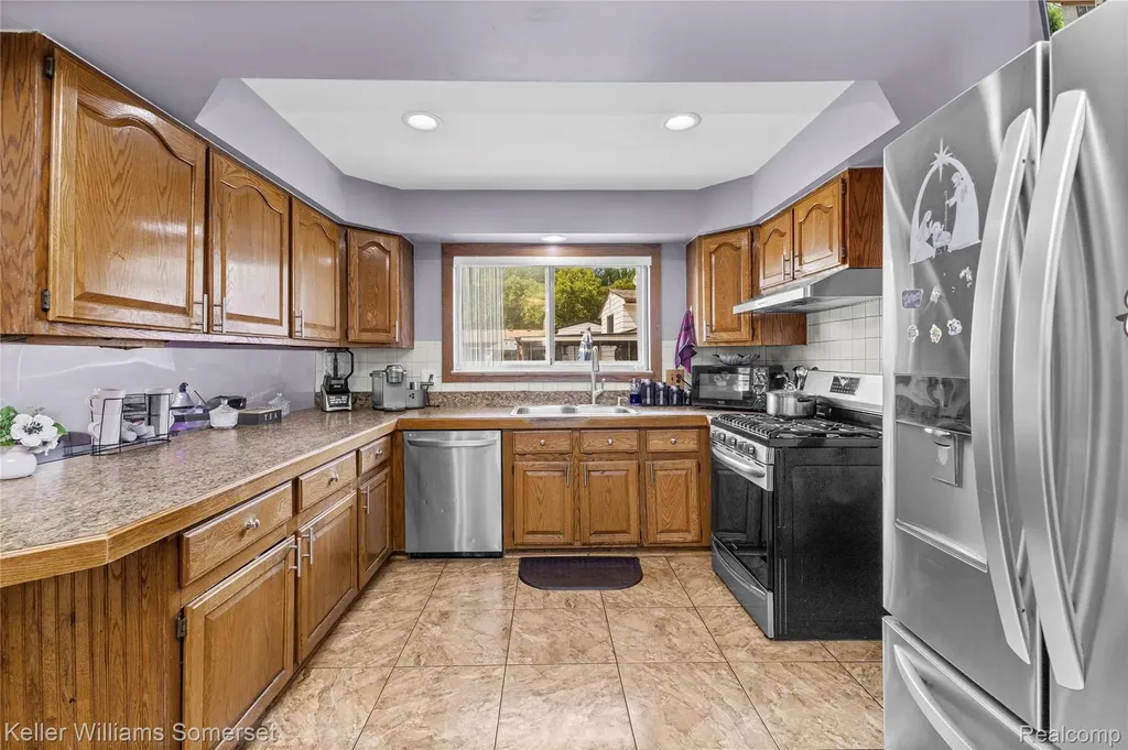 36221 Pickwick Court Sterling Heights City MI 48310