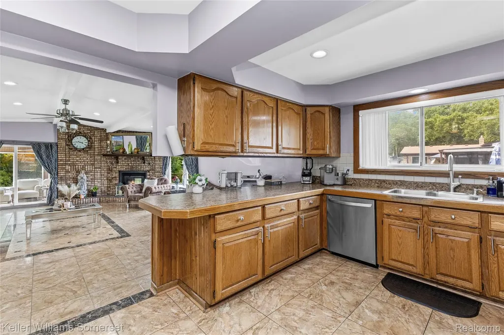 36221 Pickwick Court Sterling Heights City MI 48310