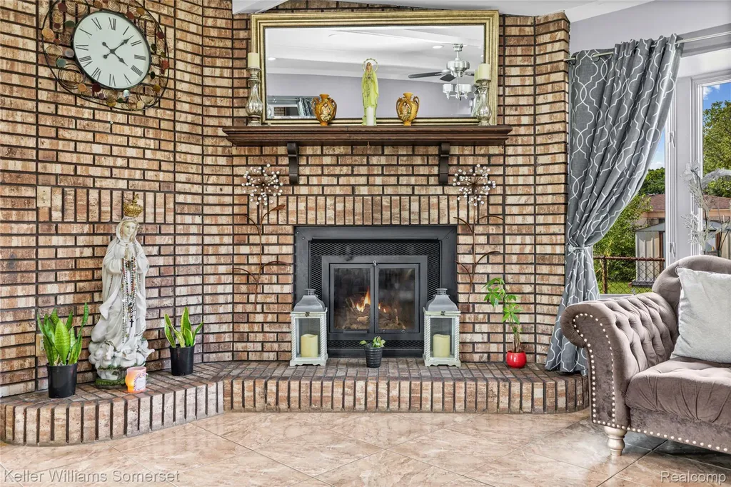 36221 Pickwick Court Sterling Heights City MI 48310