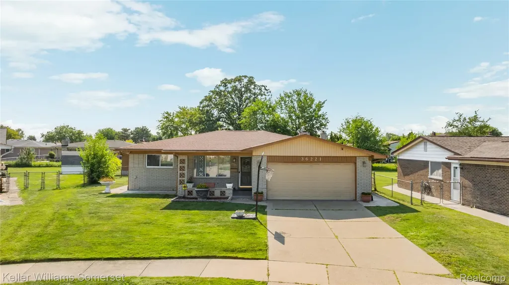 36221 Pickwick Court Sterling Heights City MI 48310