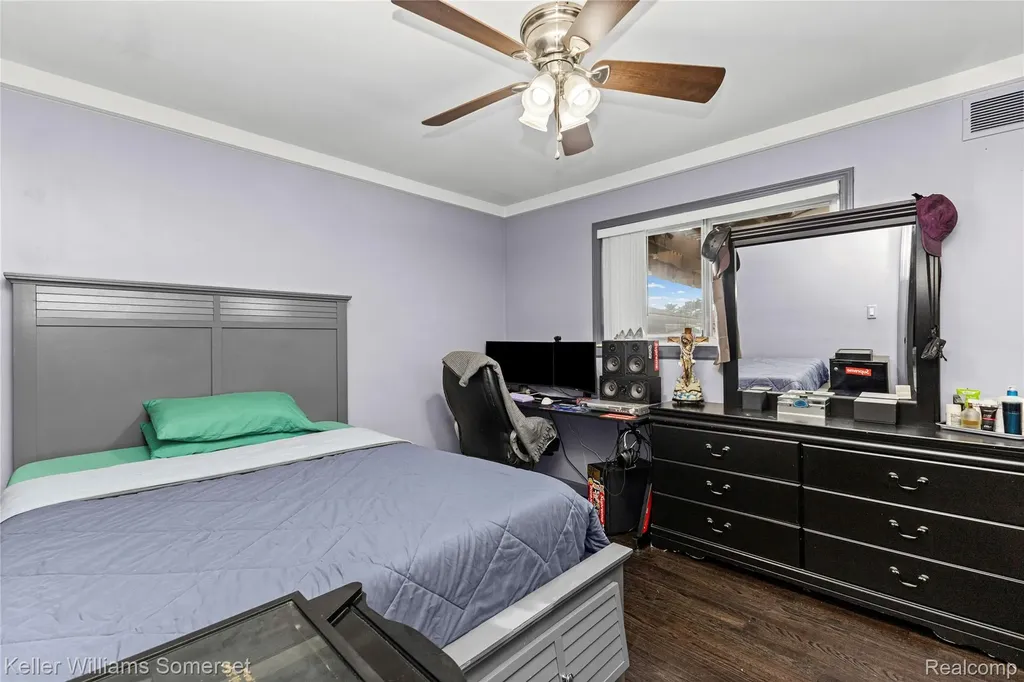 36221 Pickwick Court Sterling Heights City MI 48310