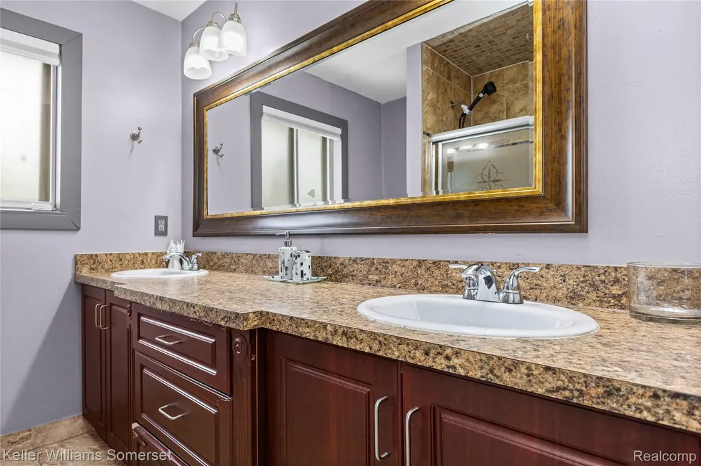 36221 Pickwick Court Sterling Heights City MI 48310