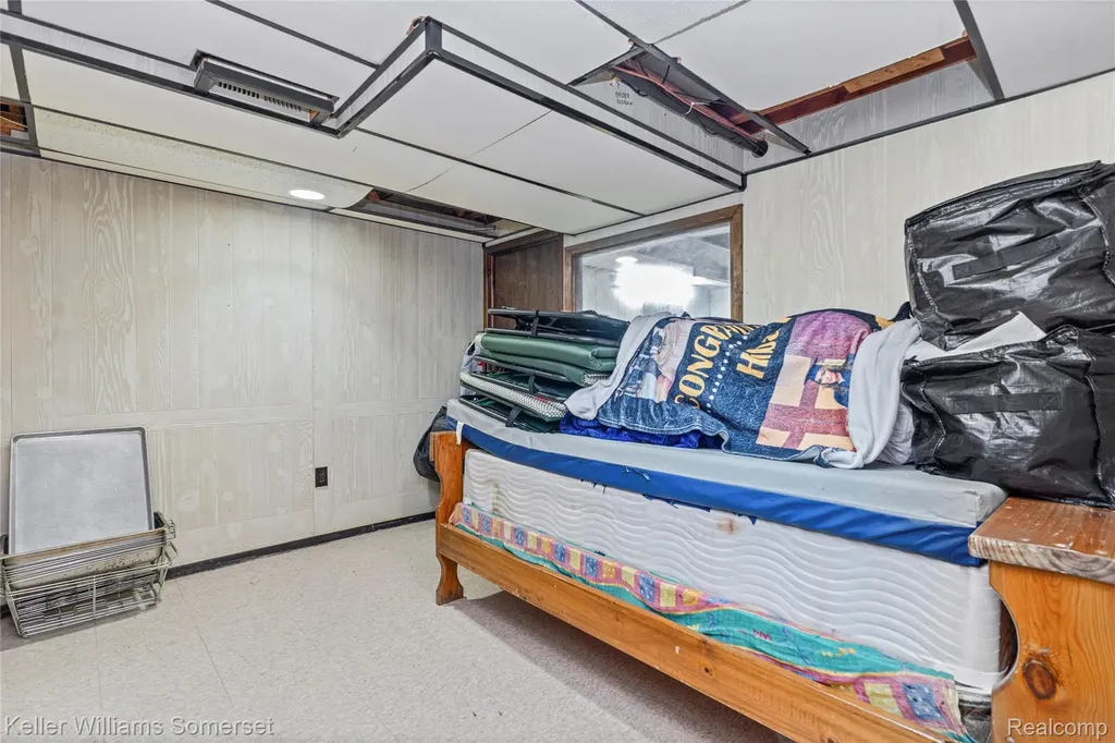 36221 Pickwick Court Sterling Heights City MI 48310