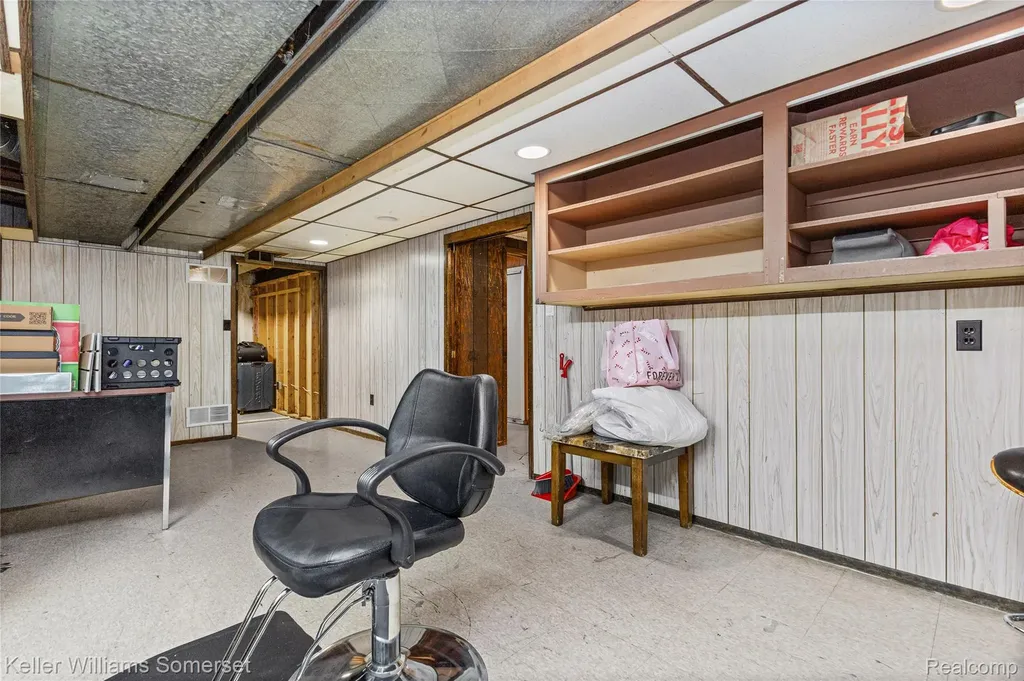 36221 Pickwick Court Sterling Heights City MI 48310