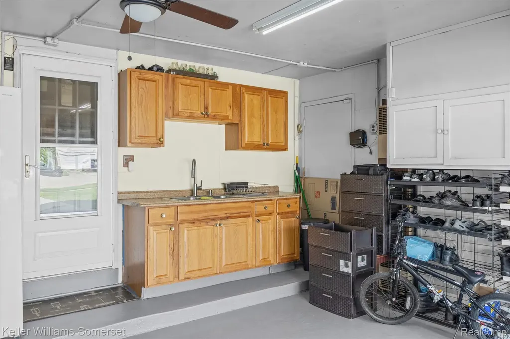 36221 Pickwick Court Sterling Heights City MI 48310
