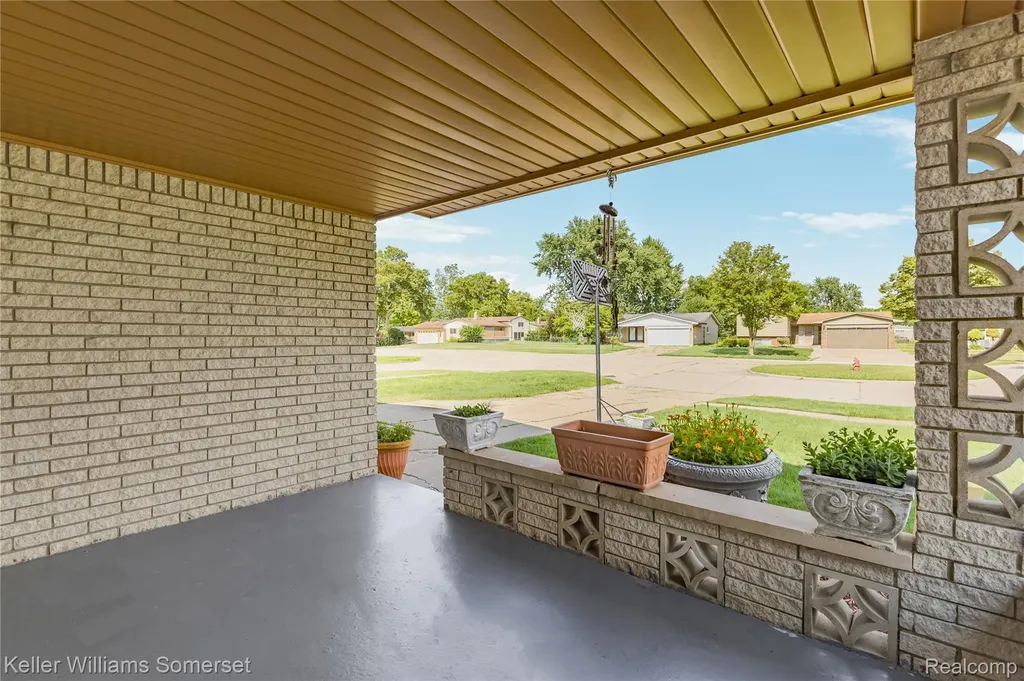 36221 Pickwick Court Sterling Heights City MI 48310