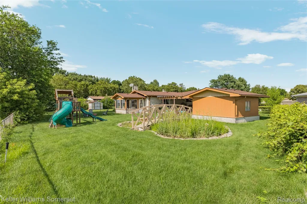 36221 Pickwick Court Sterling Heights City MI 48310