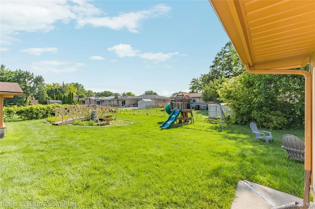 36221 Pickwick Court Sterling Heights City MI 48310