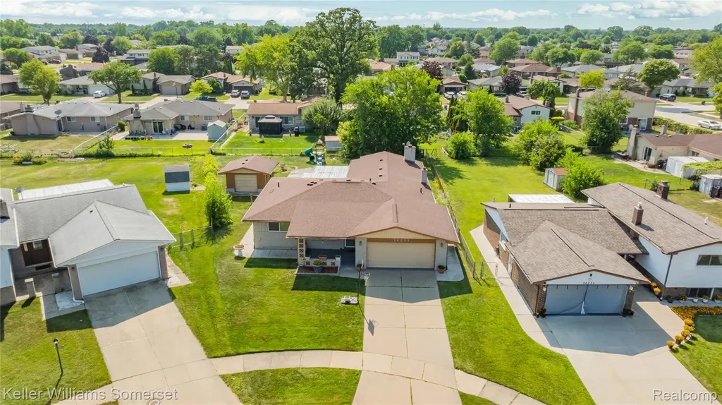 36221 Pickwick Court Sterling Heights City MI 48310