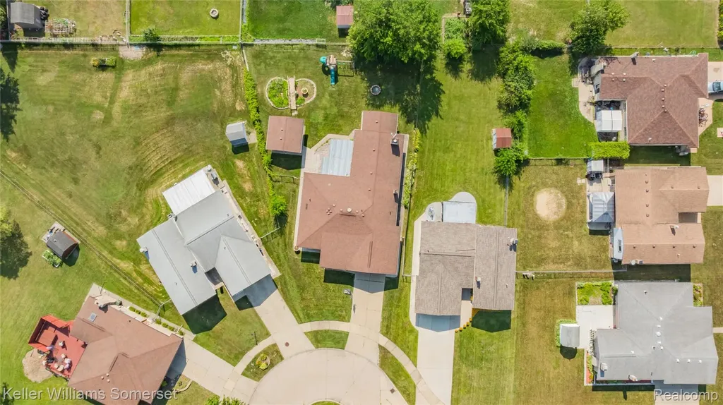 36221 Pickwick Court Sterling Heights City MI 48310