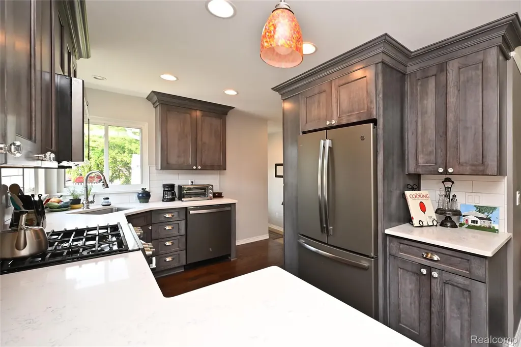 3803 Linwood Avenue Royal Oak City MI 48073