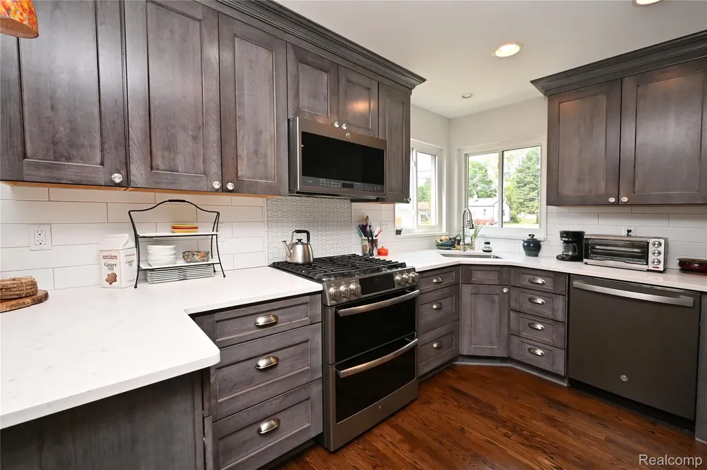 3803 Linwood Avenue Royal Oak City MI 48073