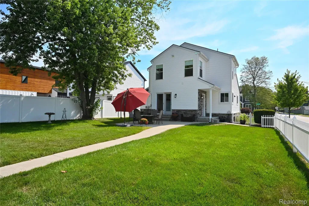 3803 Linwood Avenue Royal Oak City MI 48073