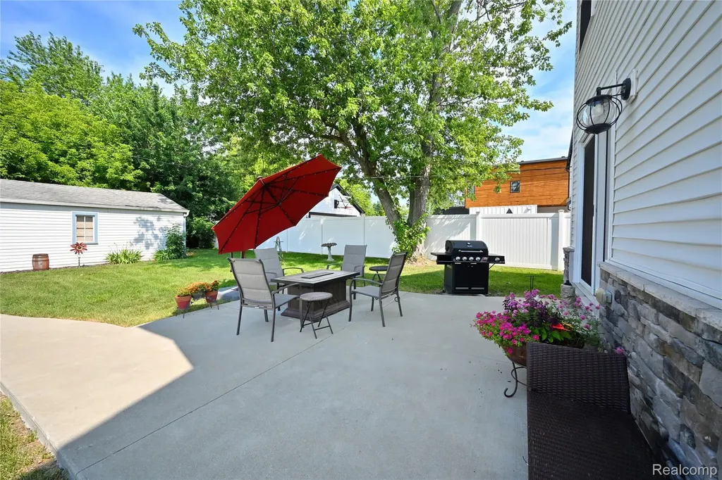 3803 Linwood Avenue Royal Oak City MI 48073
