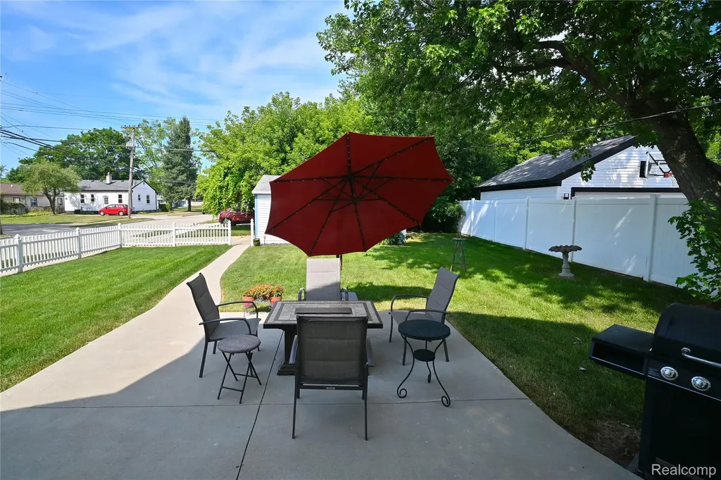 3803 Linwood Avenue Royal Oak City MI 48073