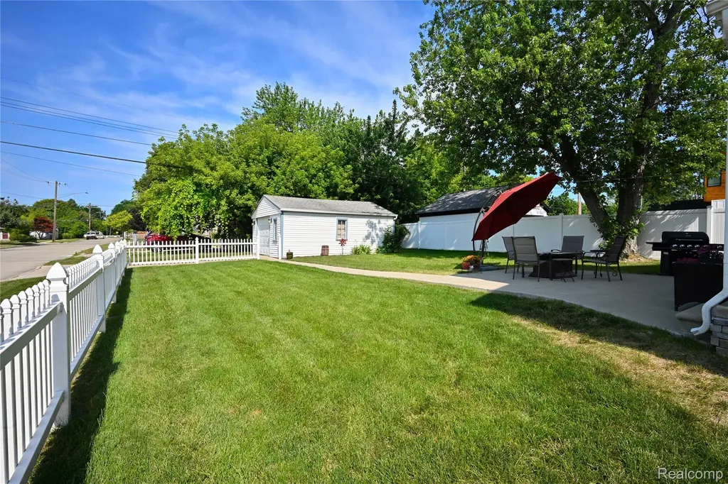 3803 Linwood Avenue Royal Oak City MI 48073