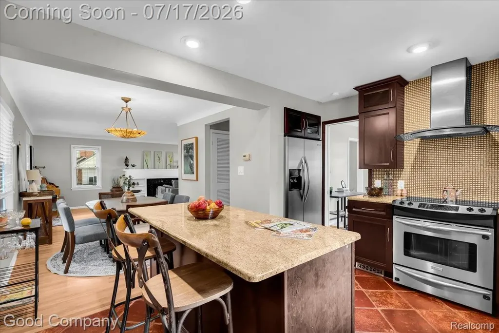 231 N Vermont Avenue Royal Oak City MI 48067