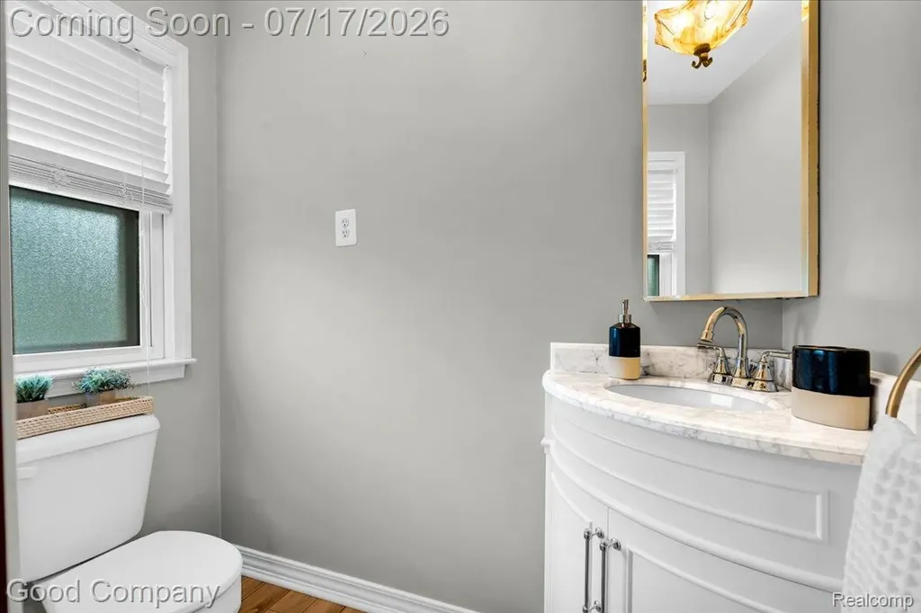 231 N Vermont Avenue Royal Oak City MI 48067