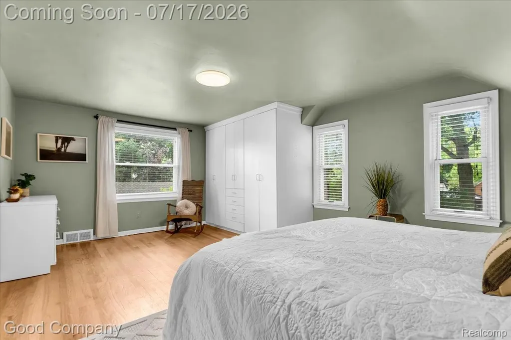 231 N Vermont Avenue Royal Oak City MI 48067
