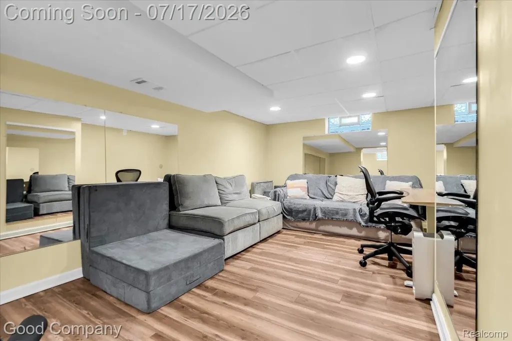 231 N Vermont Avenue Royal Oak City MI 48067