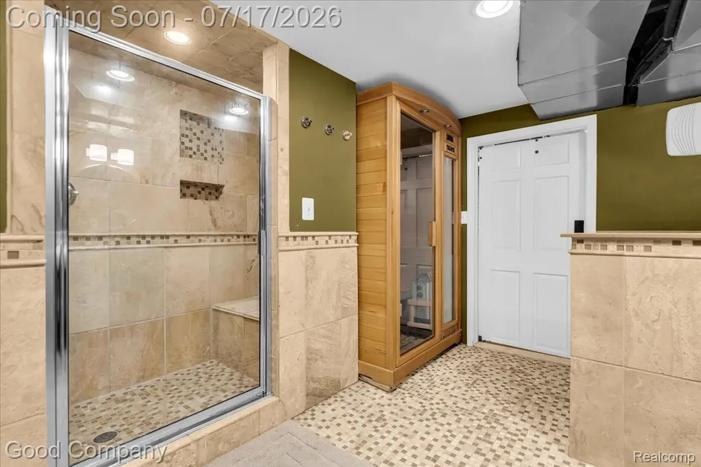 231 N Vermont Avenue Royal Oak City MI 48067