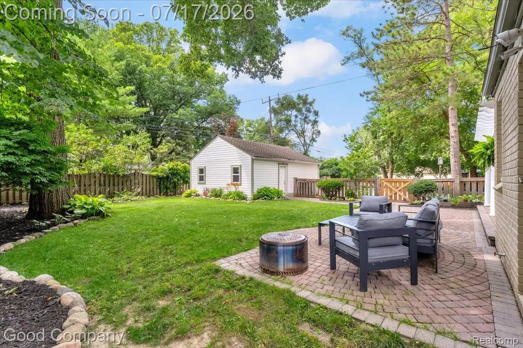 231 N Vermont Avenue Royal Oak City MI 48067