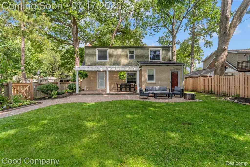 231 N Vermont Avenue Royal Oak City MI 48067