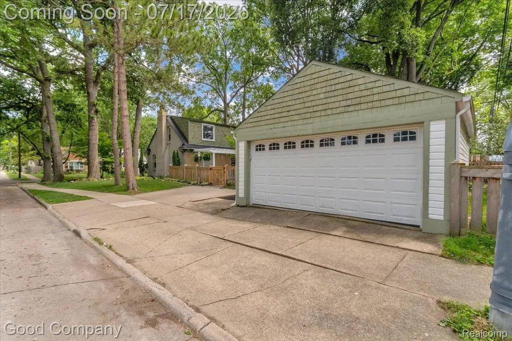 231 N Vermont Avenue Royal Oak City MI 48067