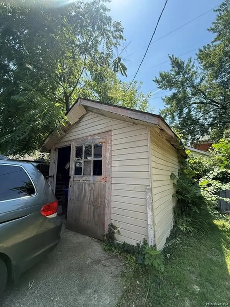 10325 Crocuslawn Street Detroit City MI 48204