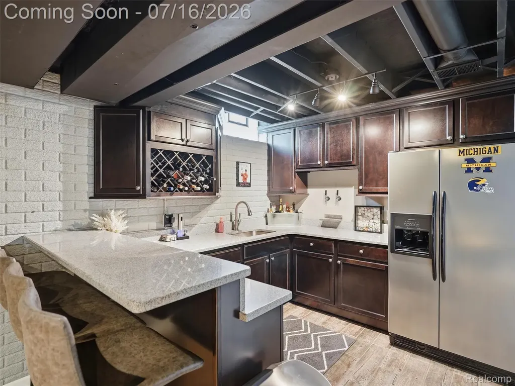 122 N Kenwood Avenue Royal Oak City MI 48067