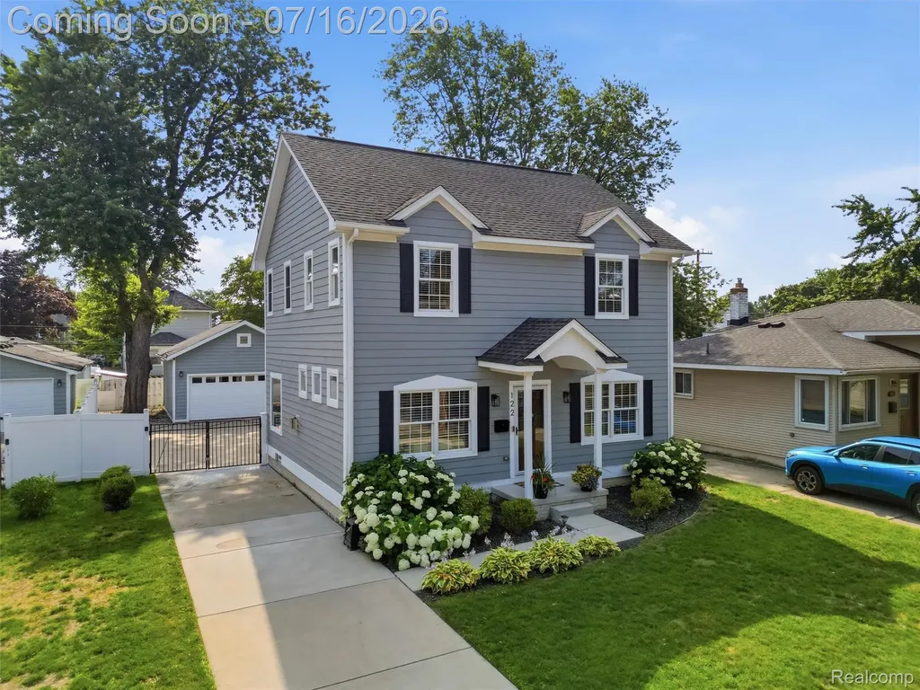122 N Kenwood Avenue Royal Oak City MI 48067