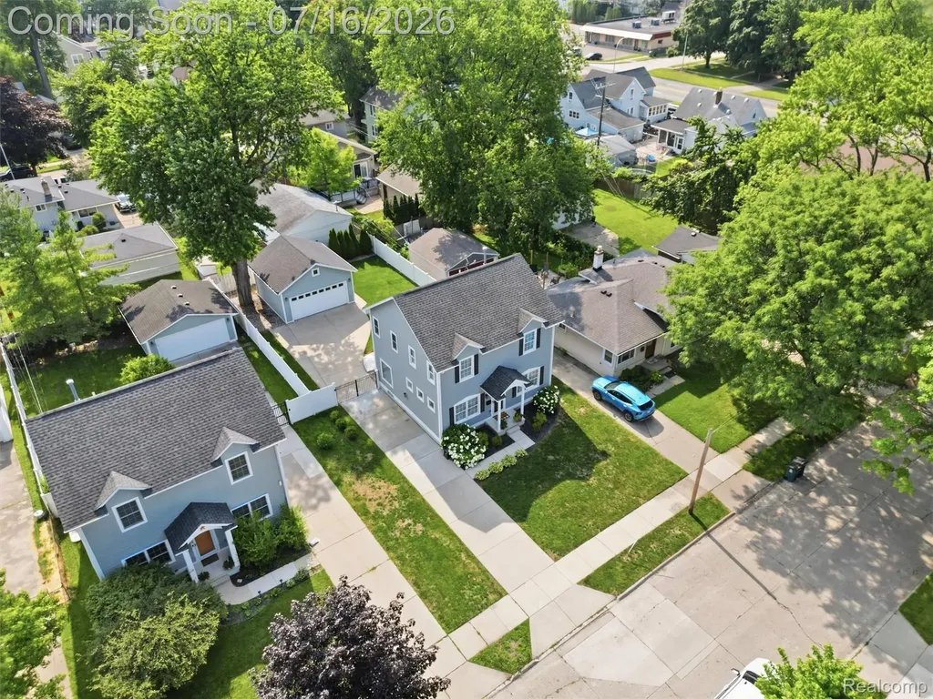 122 N Kenwood Avenue Royal Oak City MI 48067