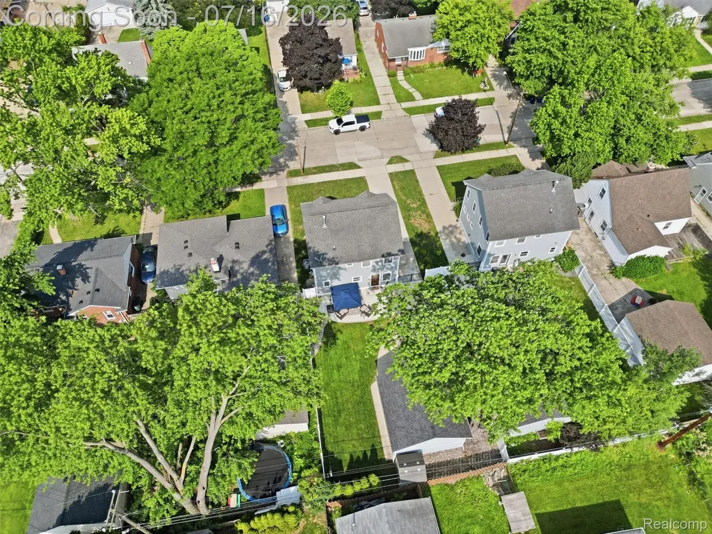 122 N Kenwood Avenue Royal Oak City MI 48067