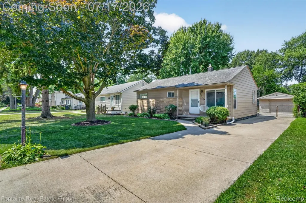 15101 Sunbury Street Livonia City MI 48154