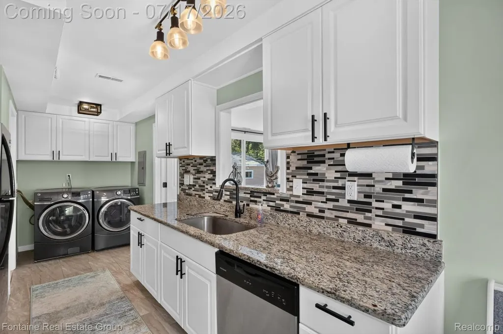 15101 Sunbury Street Livonia City MI 48154