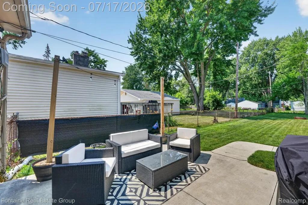 15101 Sunbury Street Livonia City MI 48154
