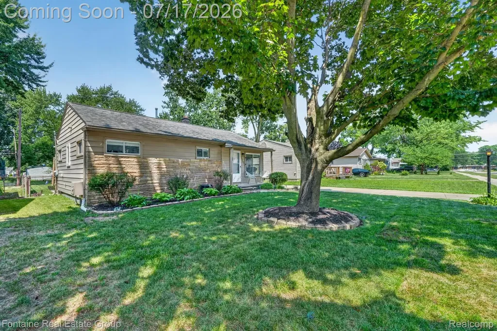 15101 Sunbury Street Livonia City MI 48154