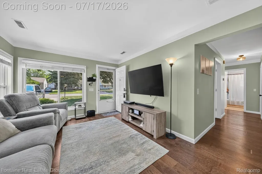 15101 Sunbury Street Livonia City MI 48154