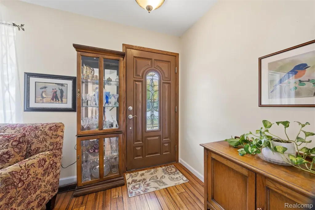 19415 Bainbridge Avenue Livonia City MI 48152