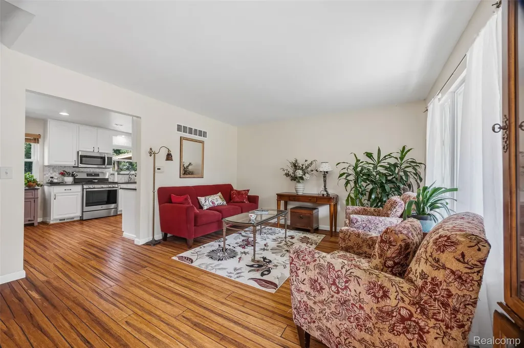19415 Bainbridge Avenue Livonia City MI 48152