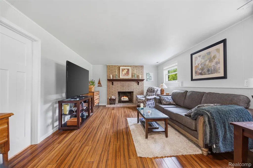19415 Bainbridge Avenue Livonia City MI 48152