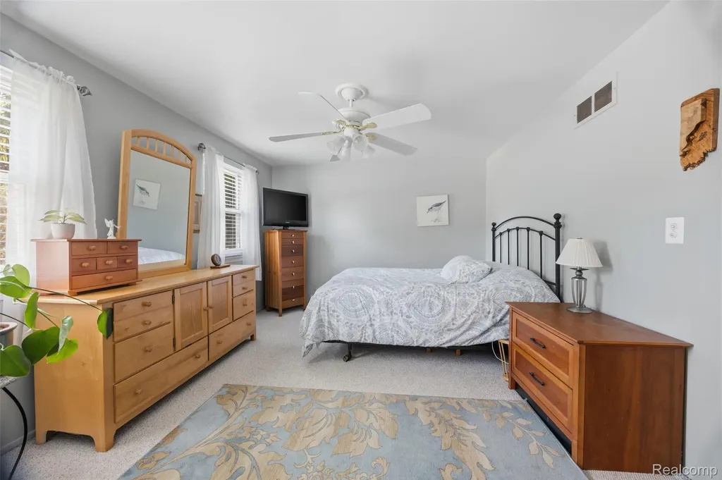 19415 Bainbridge Avenue Livonia City MI 48152