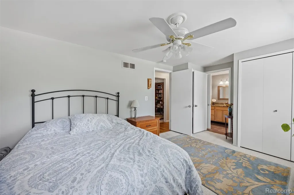 19415 Bainbridge Avenue Livonia City MI 48152