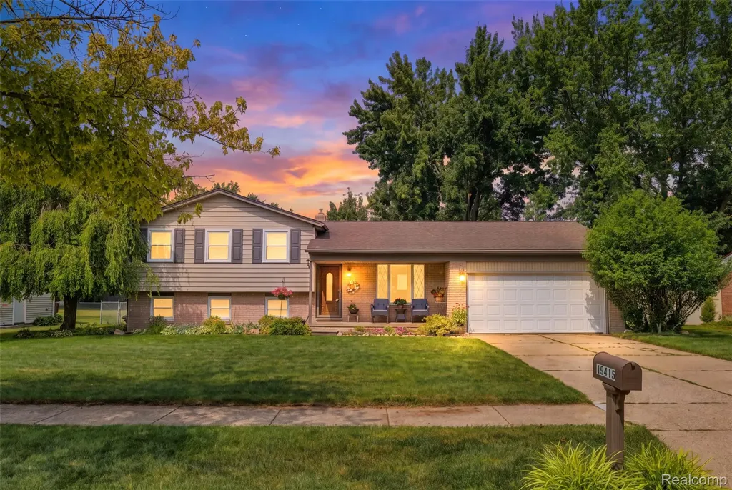19415 Bainbridge Avenue Livonia City MI 48152